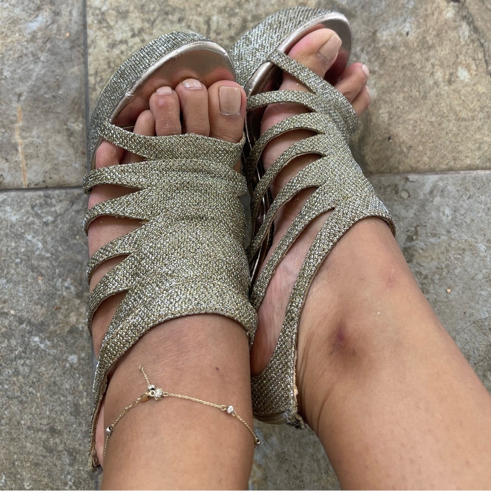 chinese laudry gold high heels 6.5